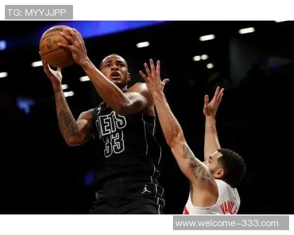 克拉克斯顿受到步行者和勇士等多支球队的密切关注与追逐